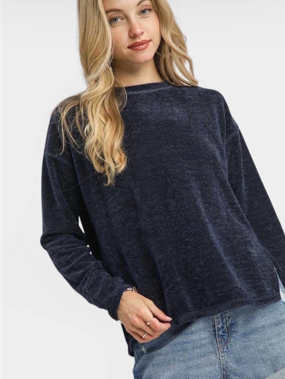 Umgee Plush Chenille Crewneck Split Hem Long Sleeve Pullover in Navy